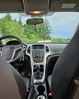 Opel Astra cena 24900 przebieg: 238000, rok produkcji 2014 z Krasnystaw małe 211